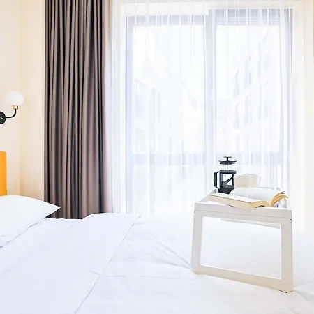 شقة Cohost I Sunny, Bright & New Apt W-balcony @ Renesanso *