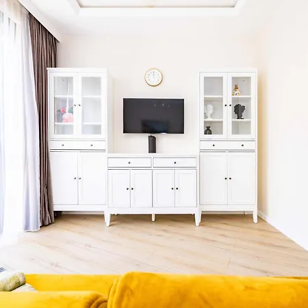 Cohost I Sunny, Bright & New Apt W-balcony @ Renesanso Apartment Vilnius