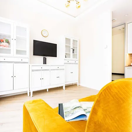 Apartment Cohost I Sunny, Bright & New Apt W-balcony @ Renesanso Vilnius